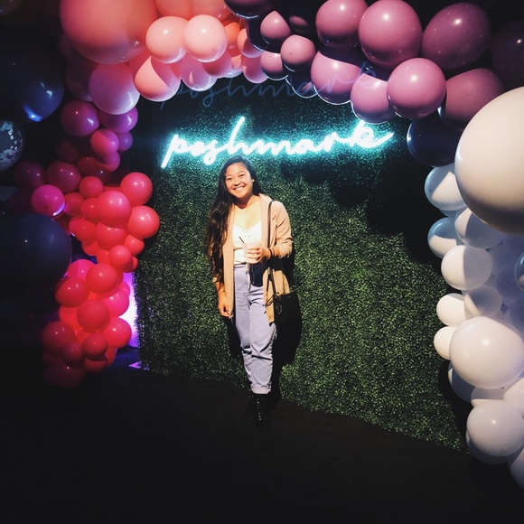 MEET YOUR SELLER 💖 - Picture 4 of 4